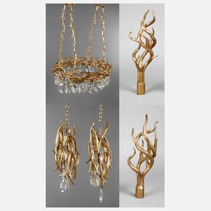 Drei Deckenlüster und zwei Gardinenstangenabschlüsse