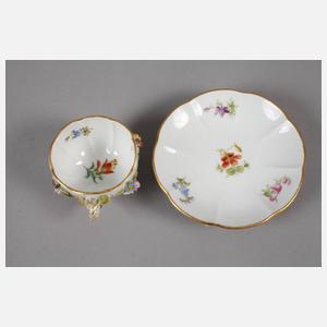 Meissen Sammeltasse mit plastischen Blüten