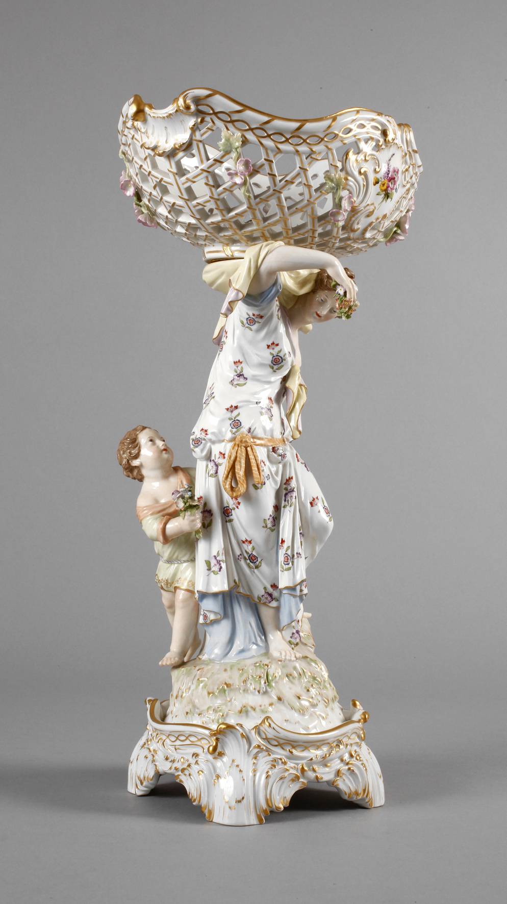 KPM Berlin figürlicher Tafelaufsatz