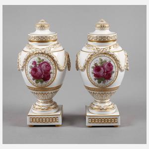KPM Berlin Paar Deckelvasen