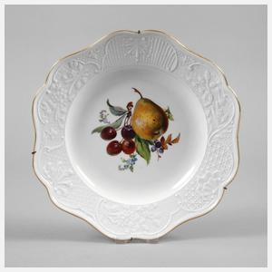 Meissen Reliefteller mit Früchtemotiv