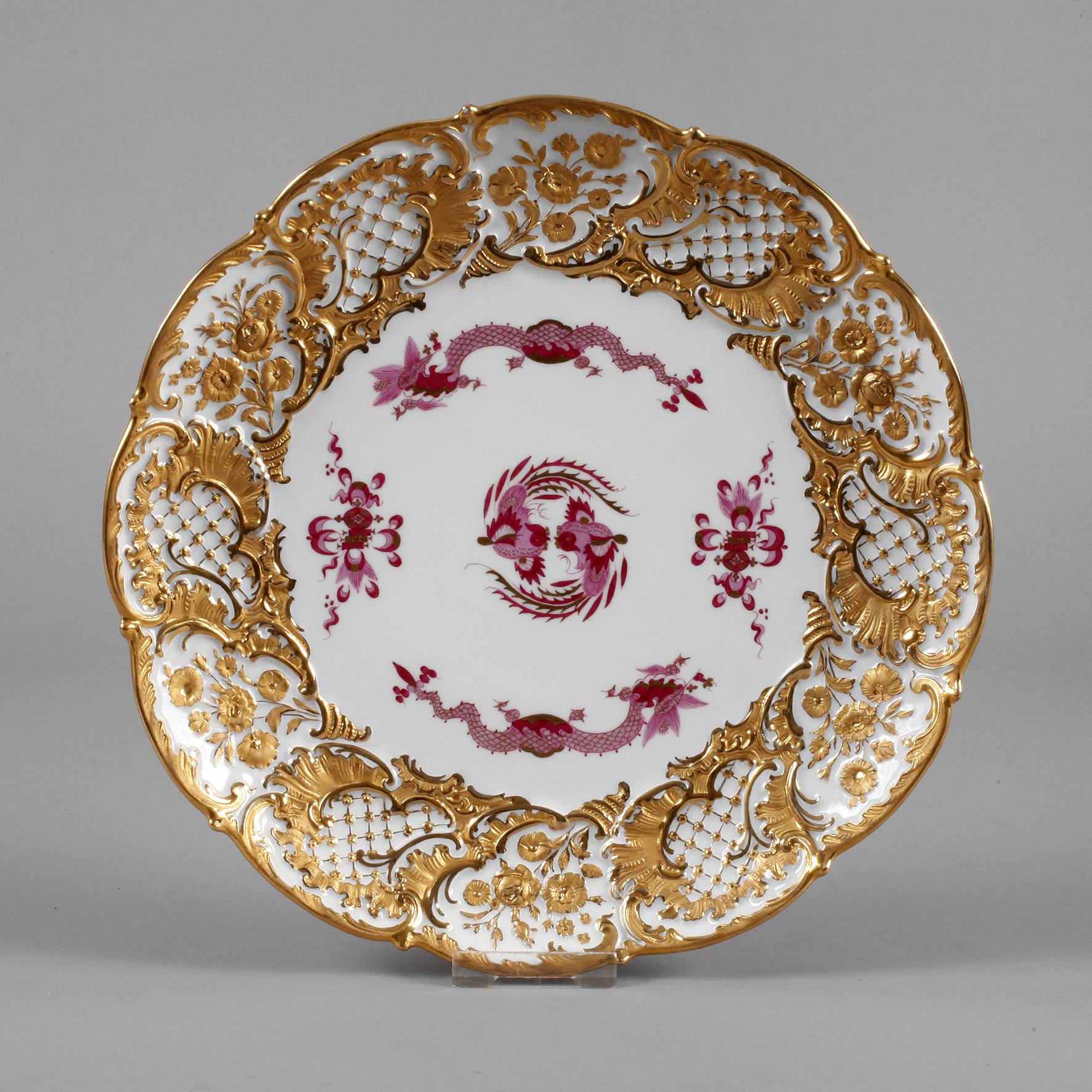 Meissen Prunkteller ”Roter Drache”