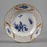 Meissen Flechtrandteller ”Blaue Blume mit Goldgräsern”