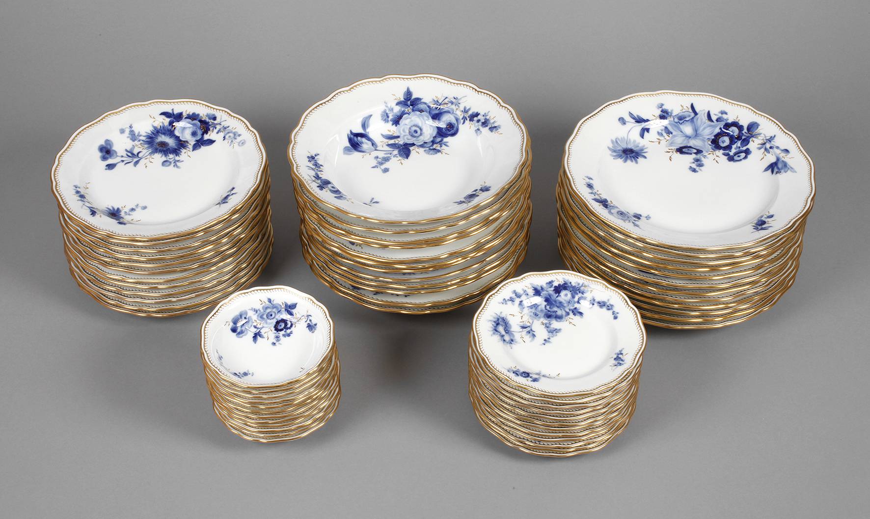 Meissen Speiseservice ”Blaue Blume mit Goldgräsern”