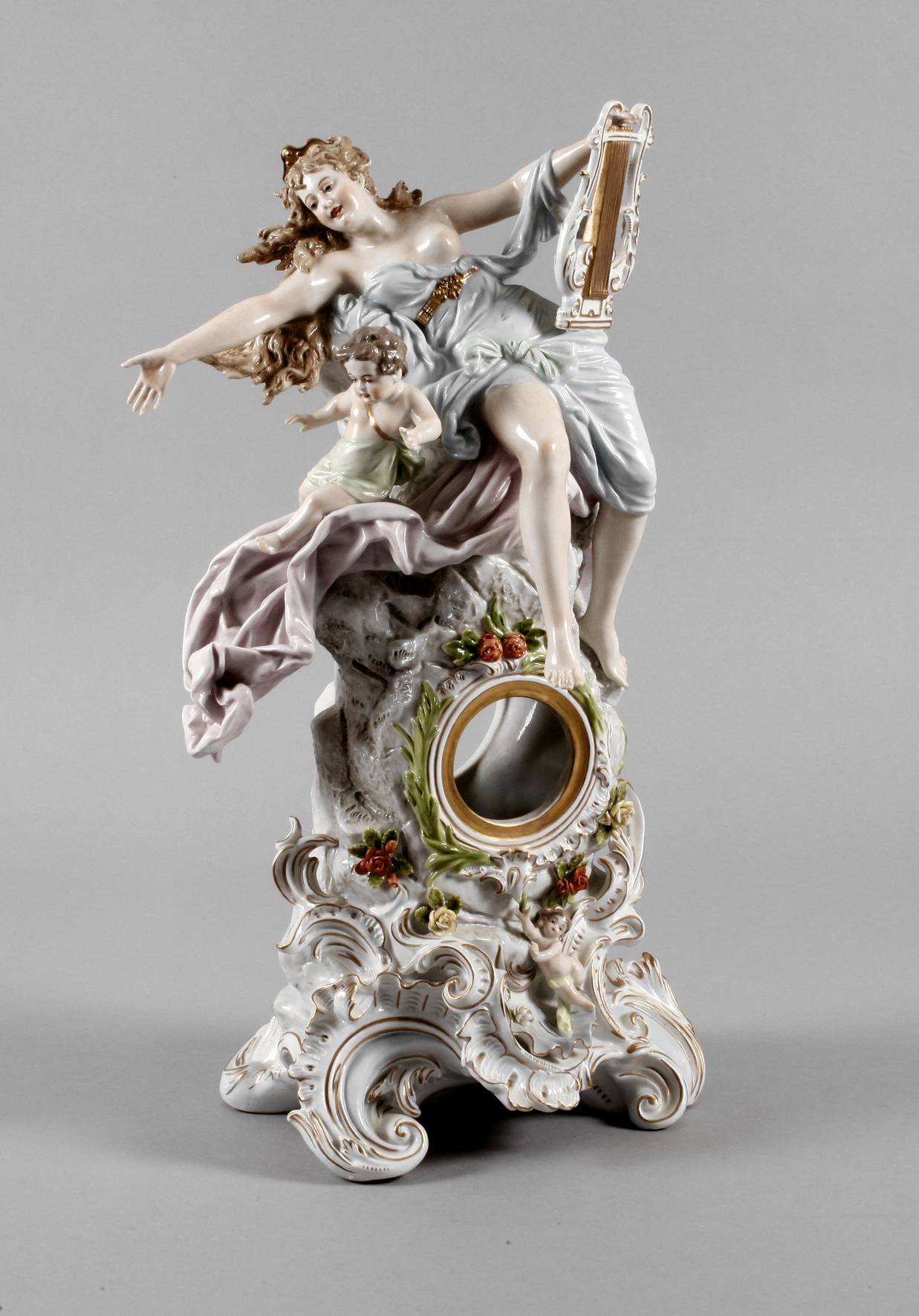 Sitzendorf großes figürliches Uhrengehäuse