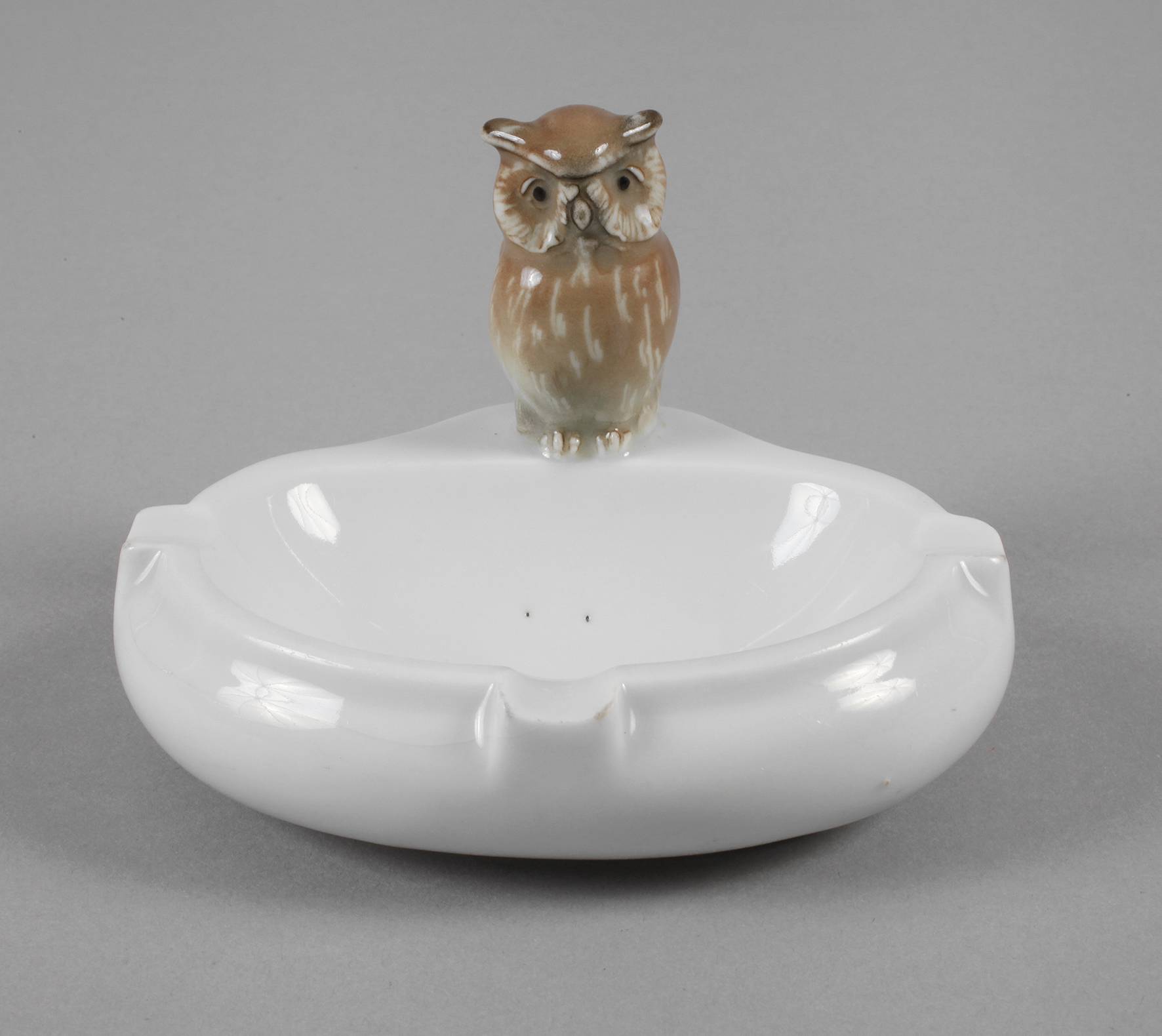 Volkstedt Aschenschale mit Uhu