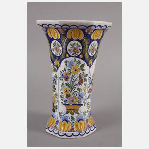 Große Delfter Kelchvase