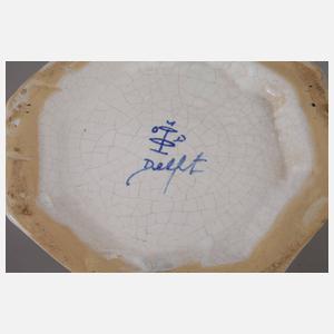 Große Delfter Kelchvase