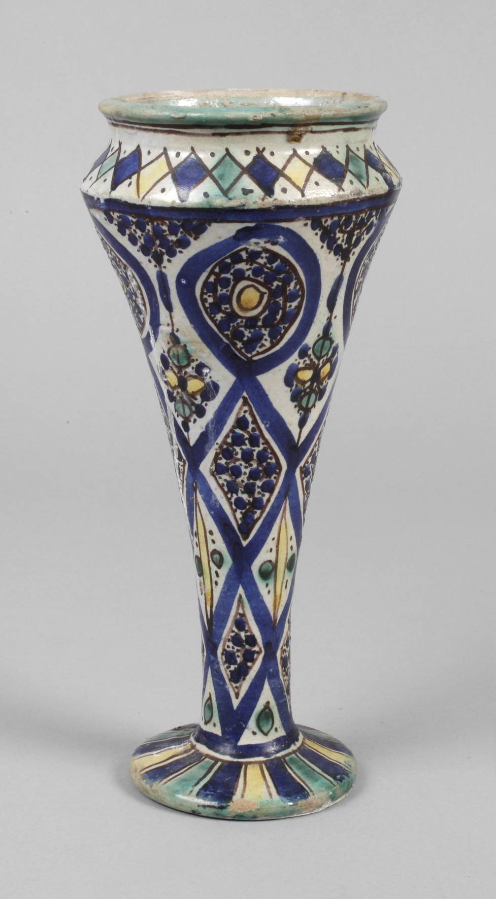 Persische Fayencevase