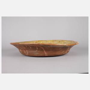 Übergroße Majolikaschale mittelalterlicher Burgenbau