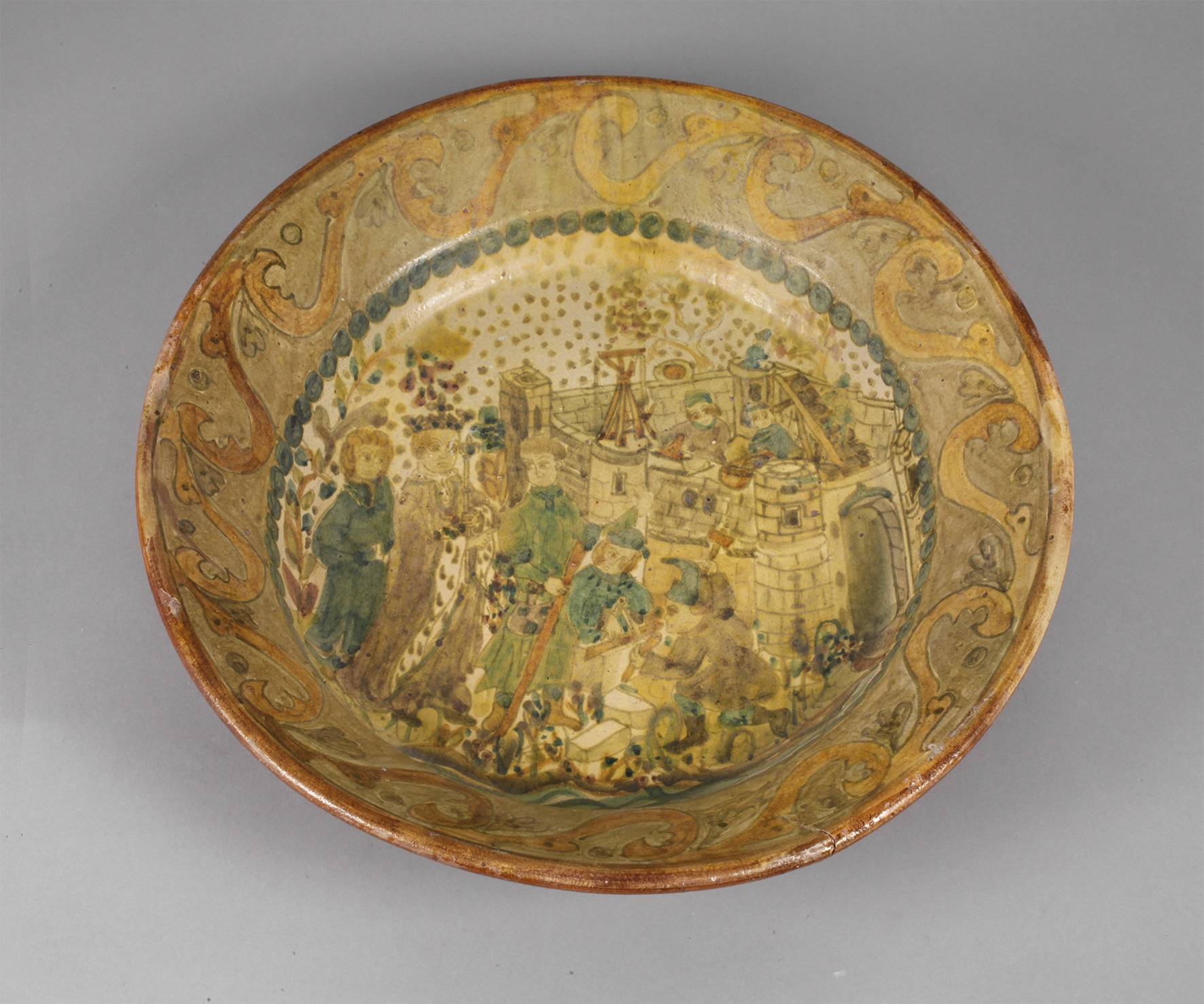 Übergroße Majolikaschale mittelalterlicher Burgenbau