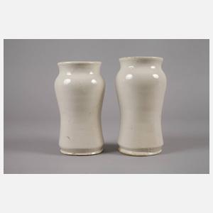 Zwei Albarelli mit Doppeladler