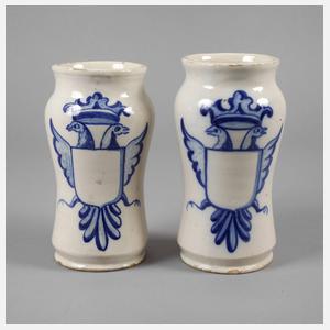 Zwei Albarelli mit Doppeladler