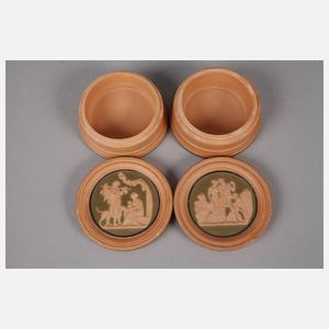 Zwei Dosen in Wedgwoodmanier