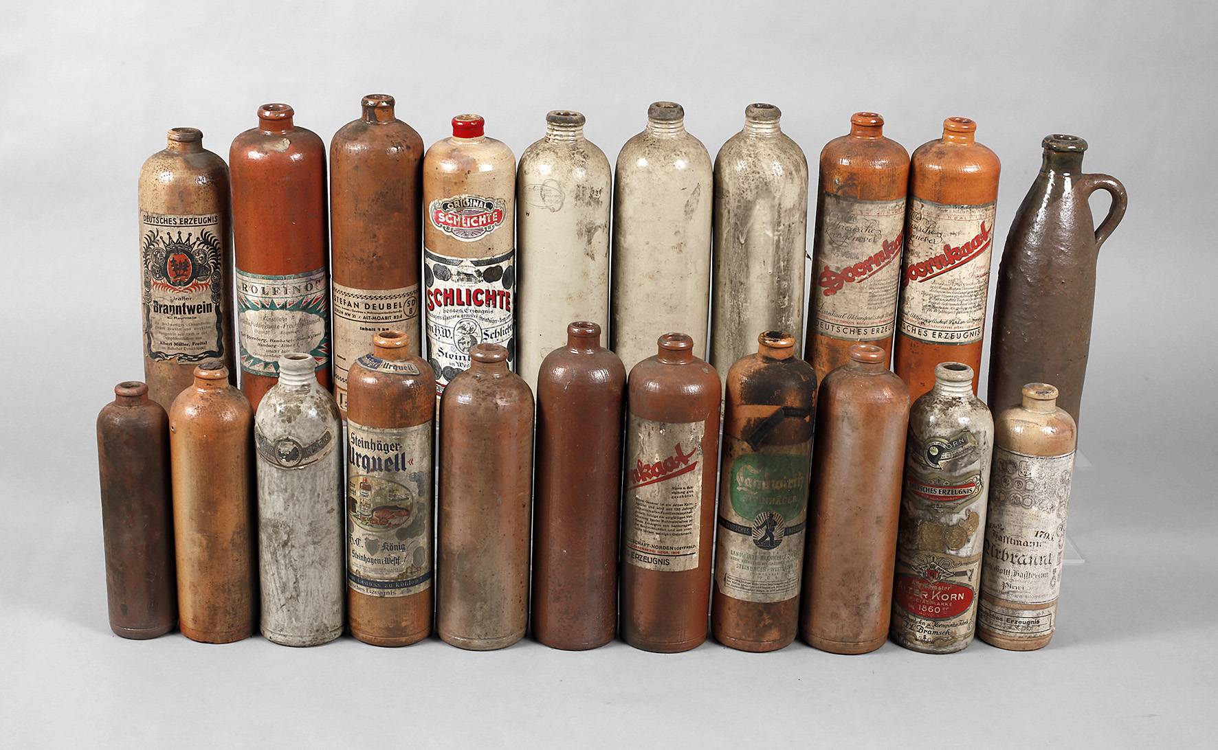 21 Tonflaschen