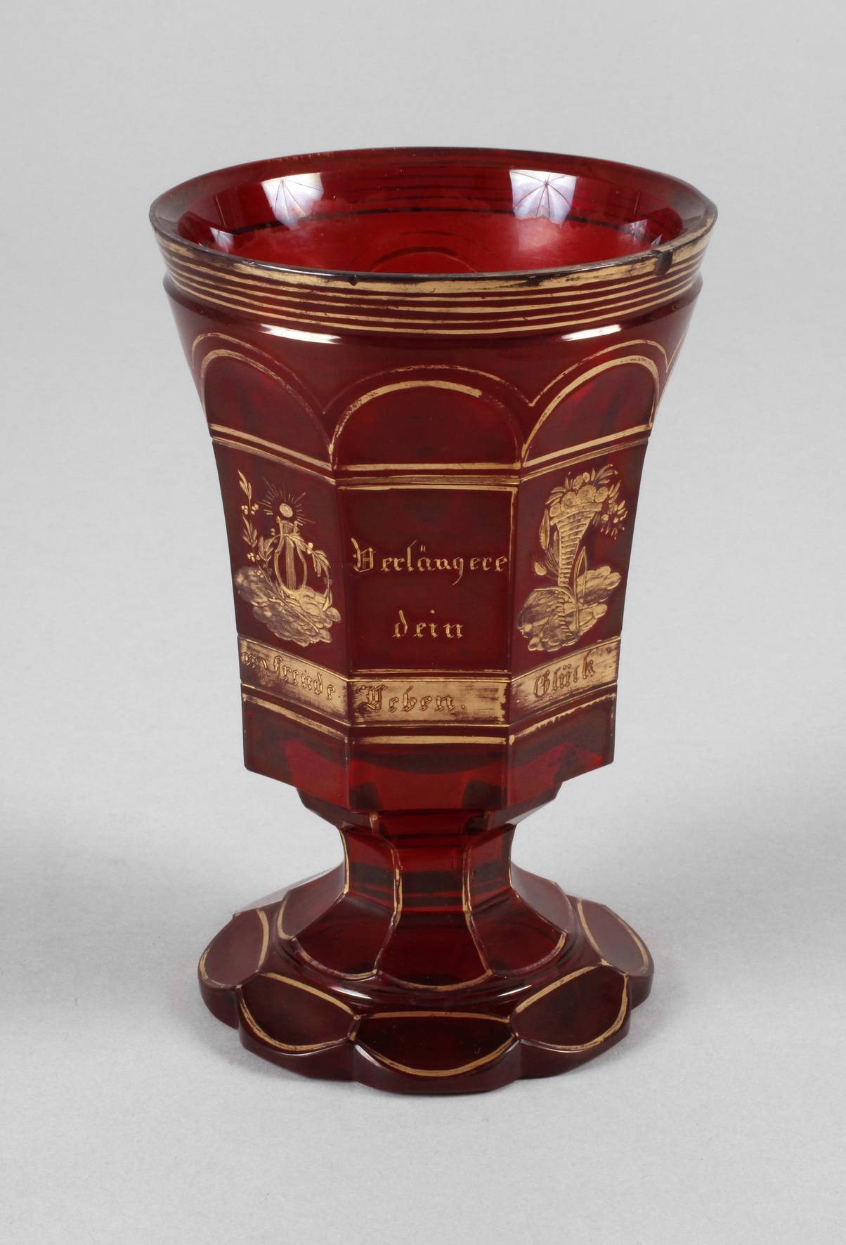 Biedermeier-Andenkenbecher