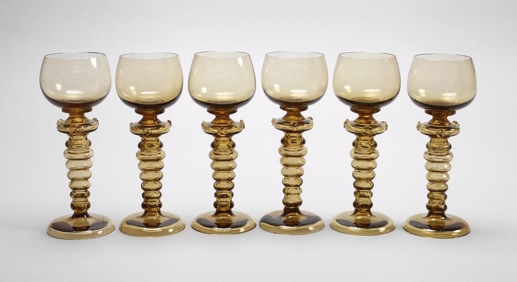 Sechs Weinrömer Historismus