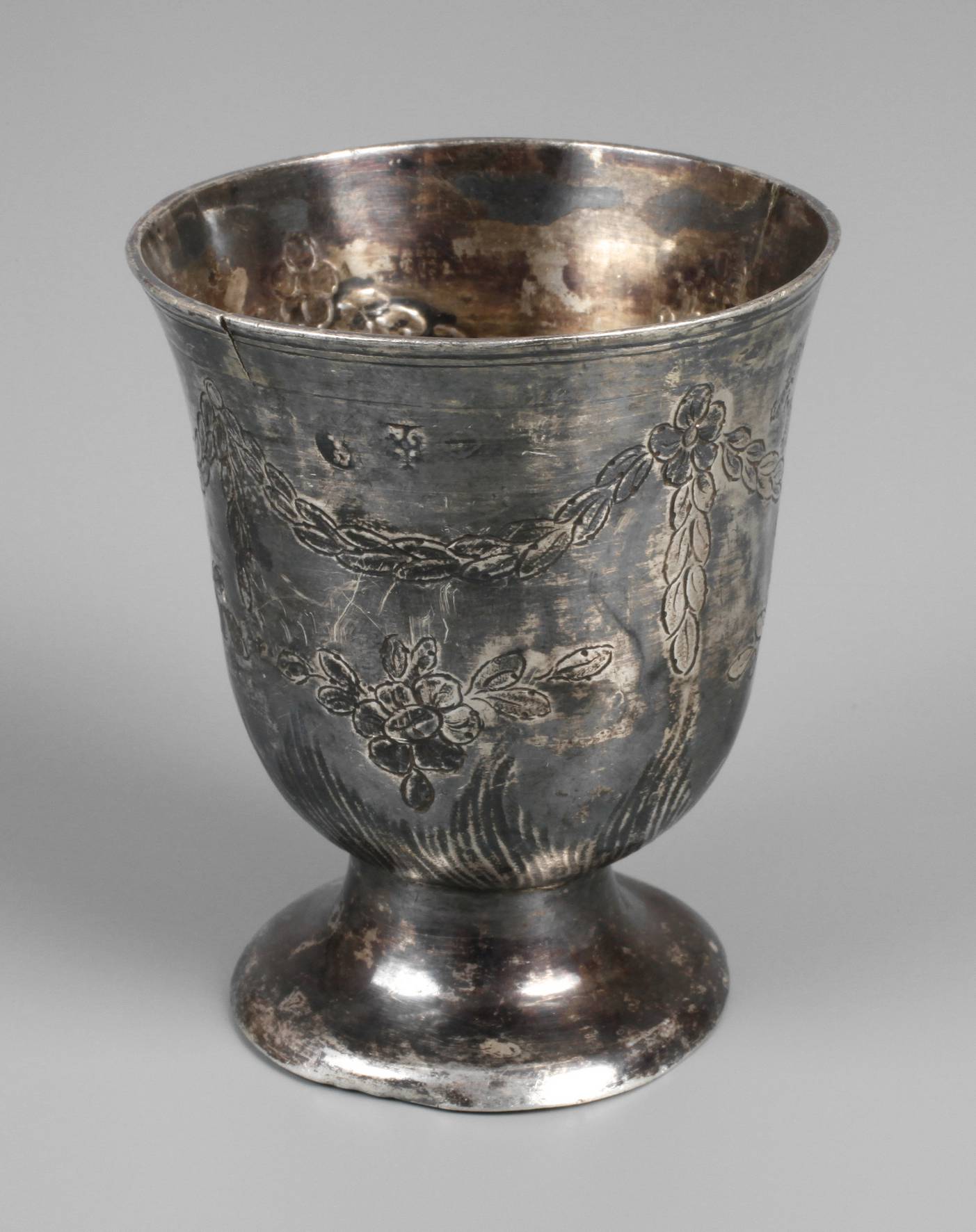 Klassizistischer Silberbecher