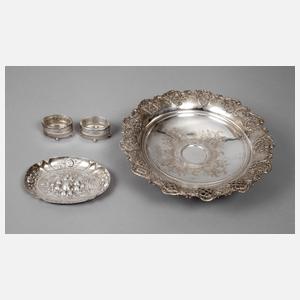 Zwei Silberschalen und zwei Salieren