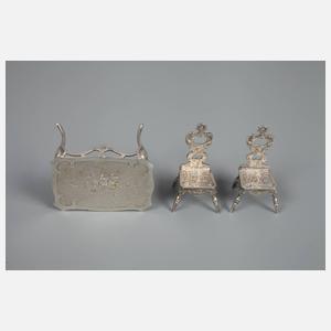 Silber drei Miniaturmöbel und ein Löffel