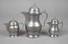 Drei böhmische Schenkkannen Zinn
