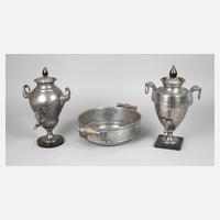 Zwei Dröppelminnen und eine schwere Zinnschale111