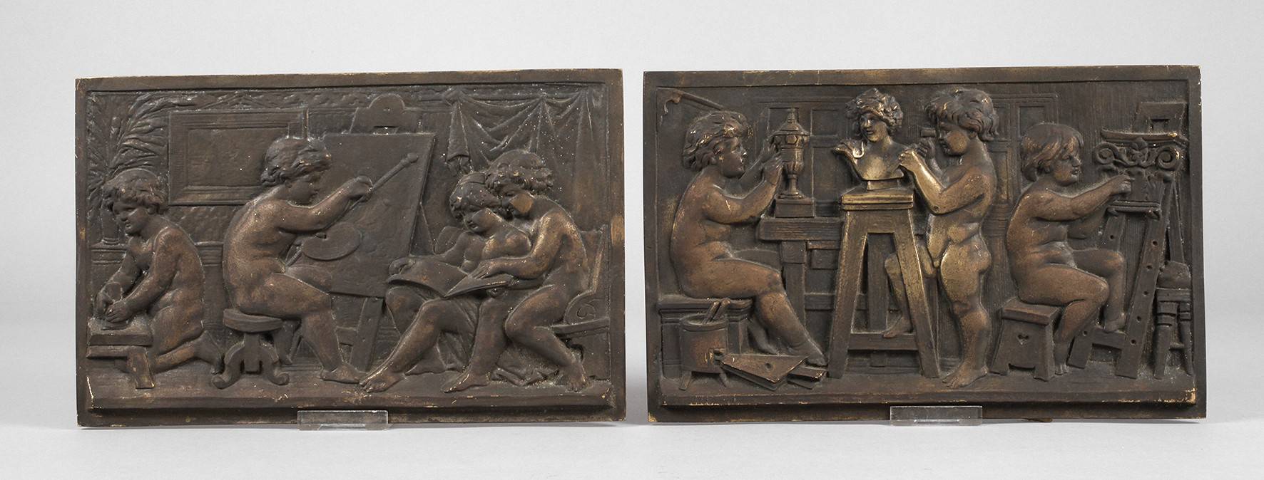 Zwei Reliefs als Allegorien