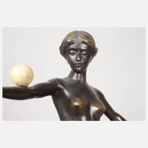 Julius Paul Schmidt-Felling, Ballspielerin auf Schale