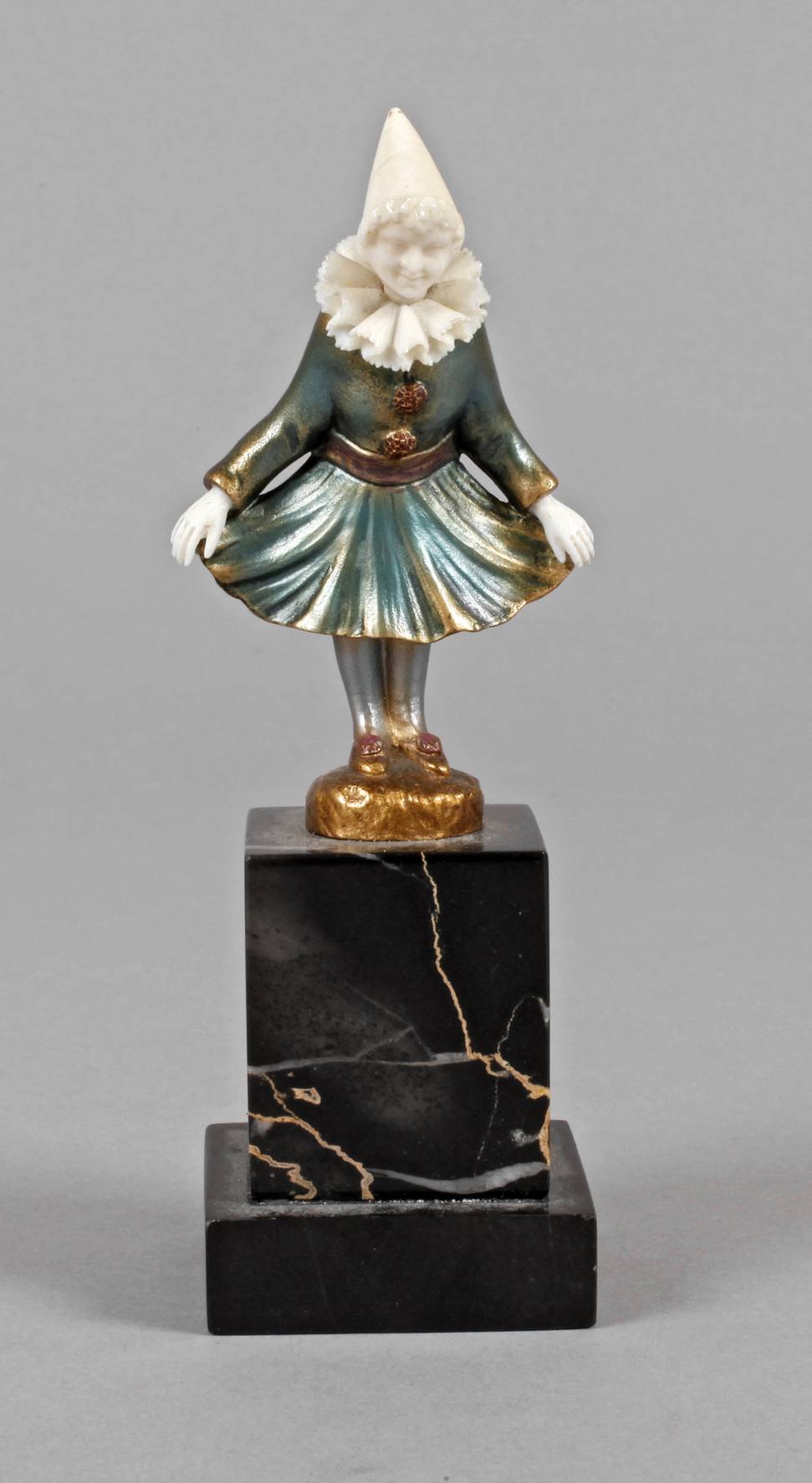 Carl Goldmann attr., Chryselephantin Pierrot