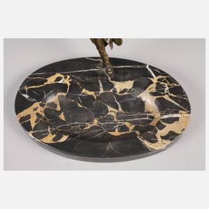 Chryselephantin auf Schale