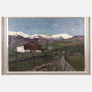 Wilhelm Schwarz, Bauernhaus in Ehrwald sommerliche Alm mit blühendem Baum vorm Bauernhaus und weitem Fernblick über grüne Weiden zur schneebedeckten Hochgebirgskulisse am Horizont, pastose Landschaftsmalerei in kraftvoller Farbigkeit, Öl auf Leinwand