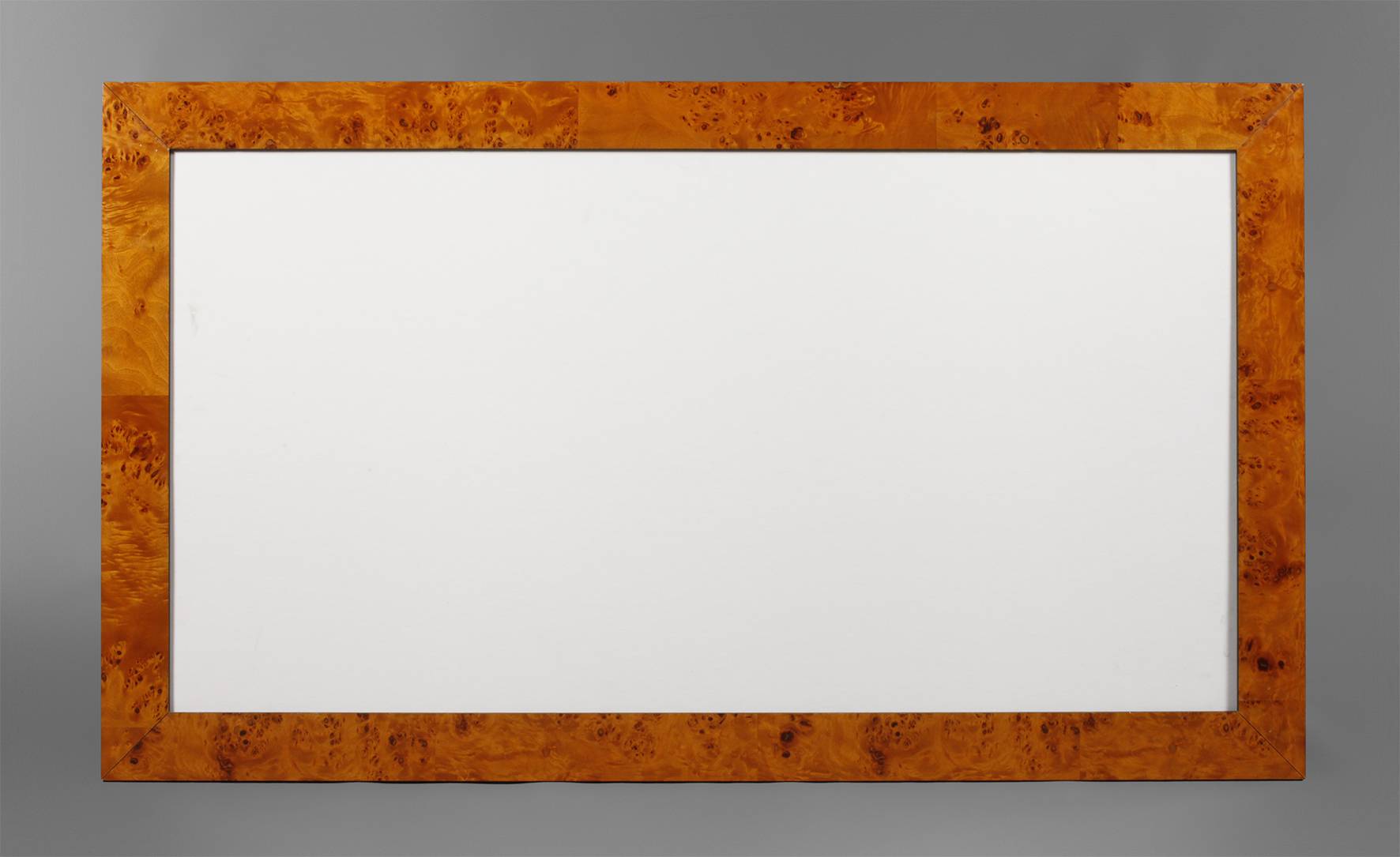 Breite furnierte Leiste