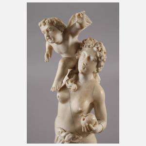 Große Elfenbeinschnitzerei