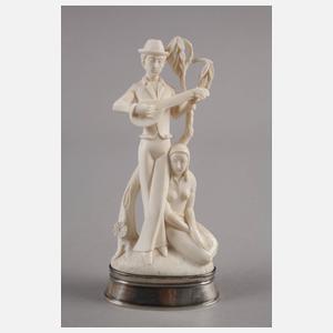 Feine Elfenbeinschnitzerei