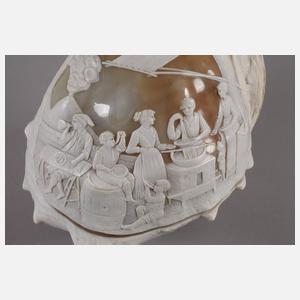 Große Perlmuttschnitzerei