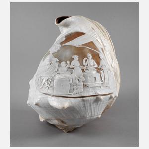 Große Perlmuttschnitzerei