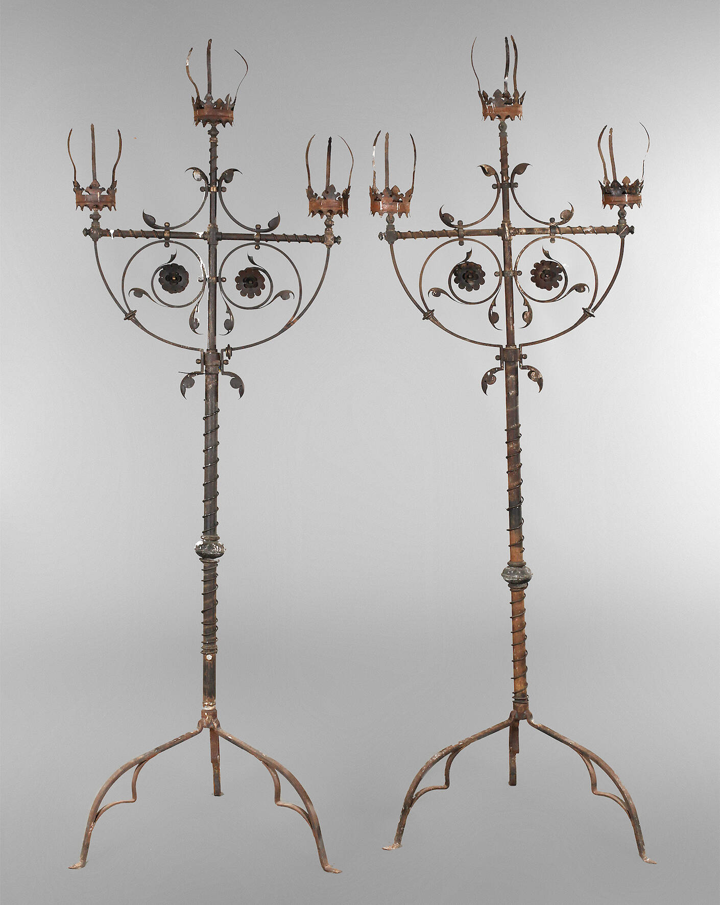 Paar große Standkandelaber