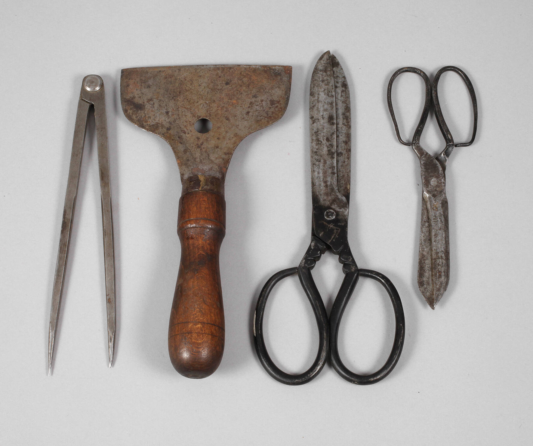 Vier Teile Schmiedekunst