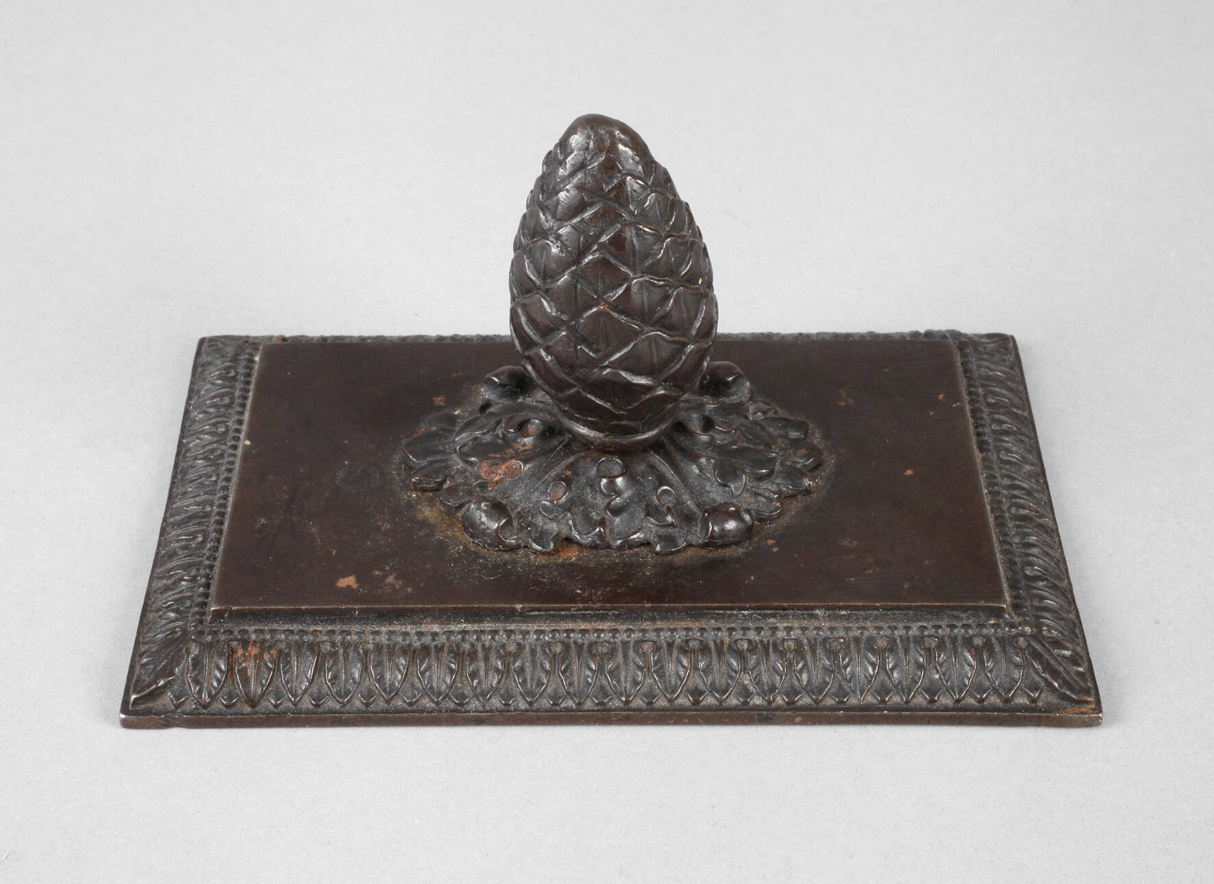 Briefbeschwerer Eisenguss