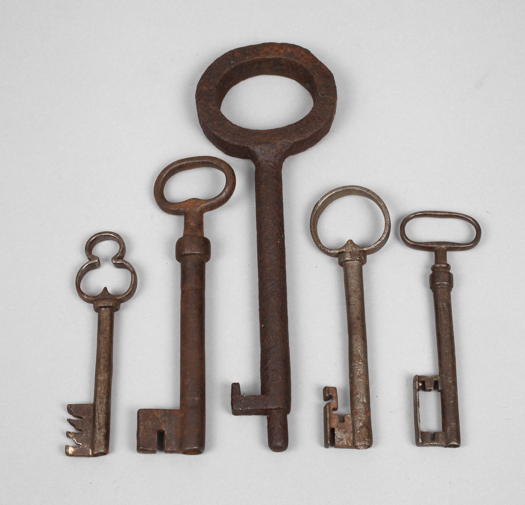 Fünf historische Schlüssel