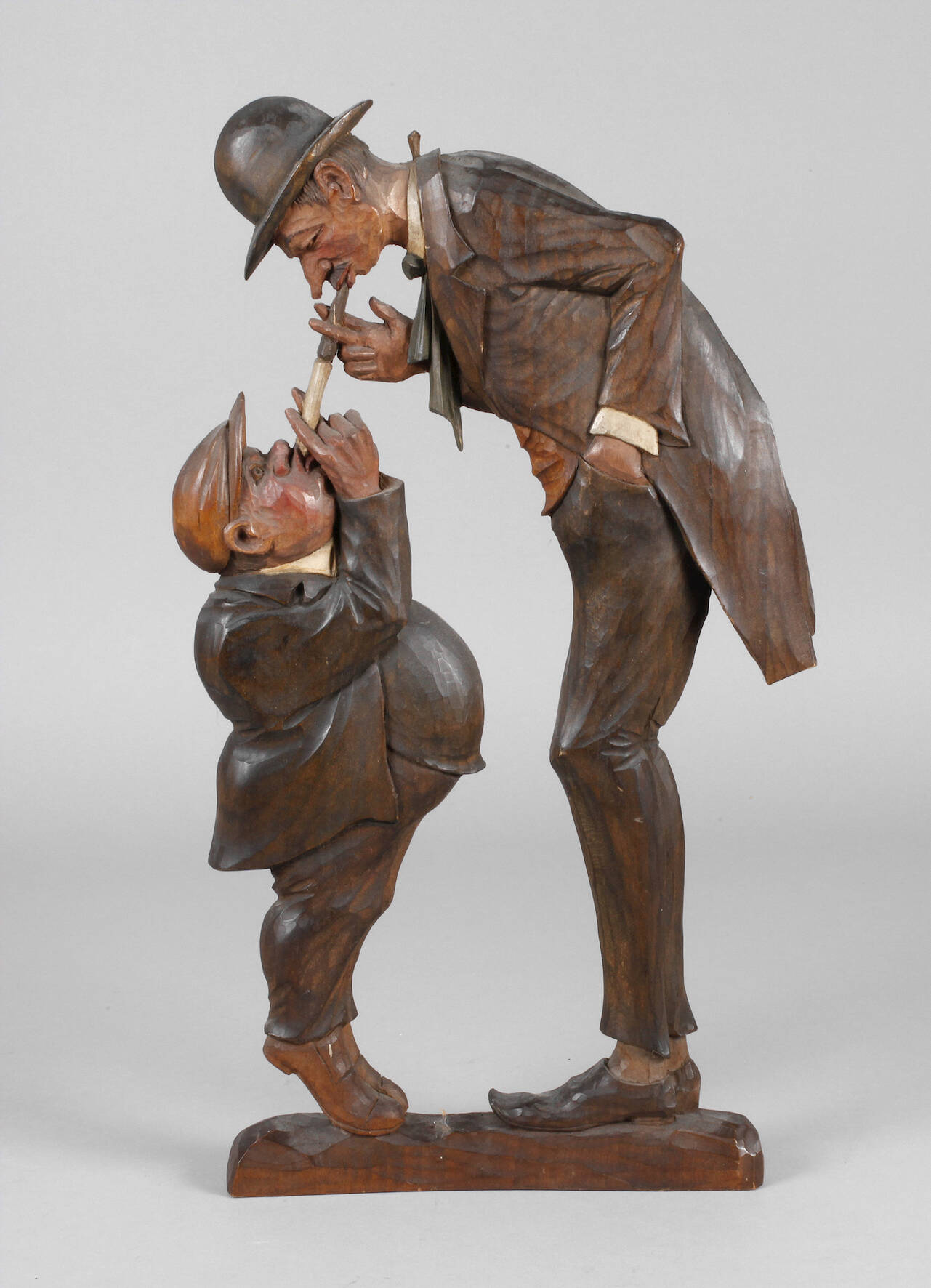 Geschnitztes Wandrelief