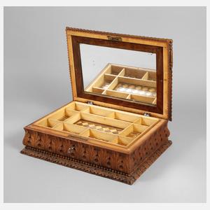 Geschnitzte Schatulle