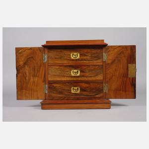 Kabinettschränkchen