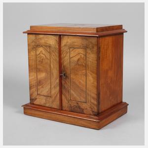 Kabinettschränkchen