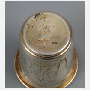 Zwei Wodkabecher Russland