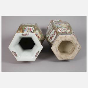 Paar Bodenvasen Famille rose