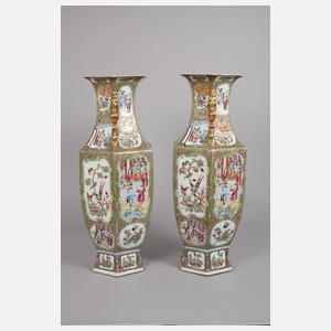 Paar Bodenvasen Famille rose