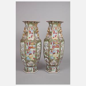 Paar Bodenvasen Famille rose