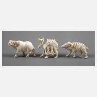 Drei Elfenbeinschnitzereien111