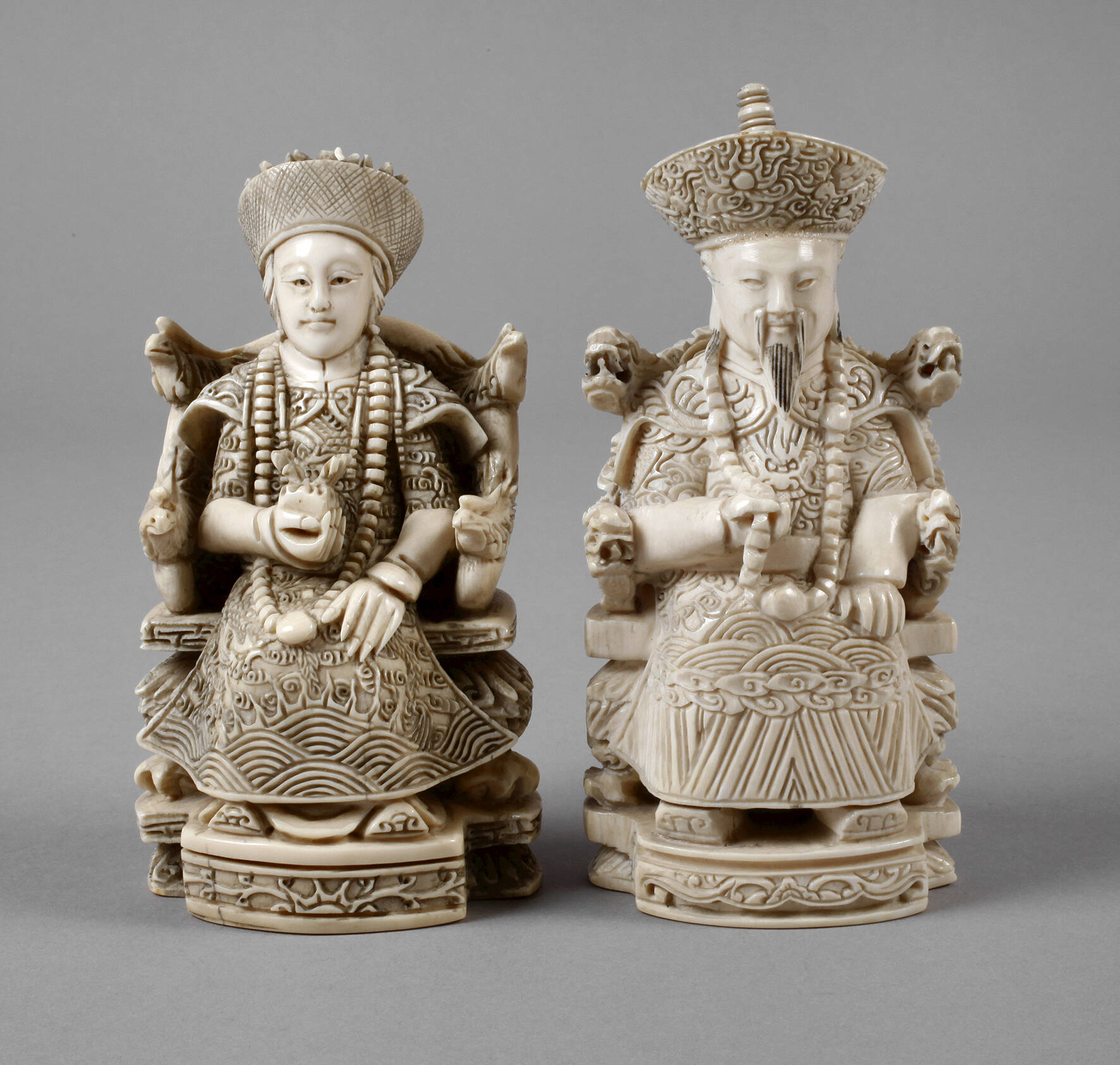 Paar Elfenbeinschnitzereien